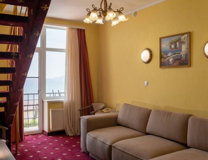 4-мест. 3-комн. 2-уровн. люкс - Отель «Атлантик Плюс» Феодосия